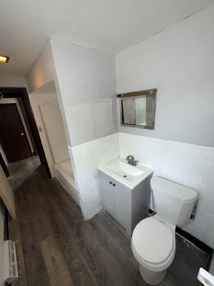 1227 Fairview Ave #1 - Photo 5 of 9