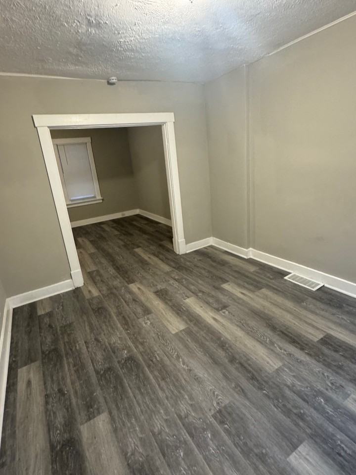 1217 Scott St #1 - Photo 3 of 10