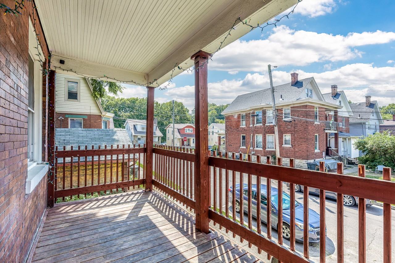 208 Bosley St #1 - Photo 5 of 35