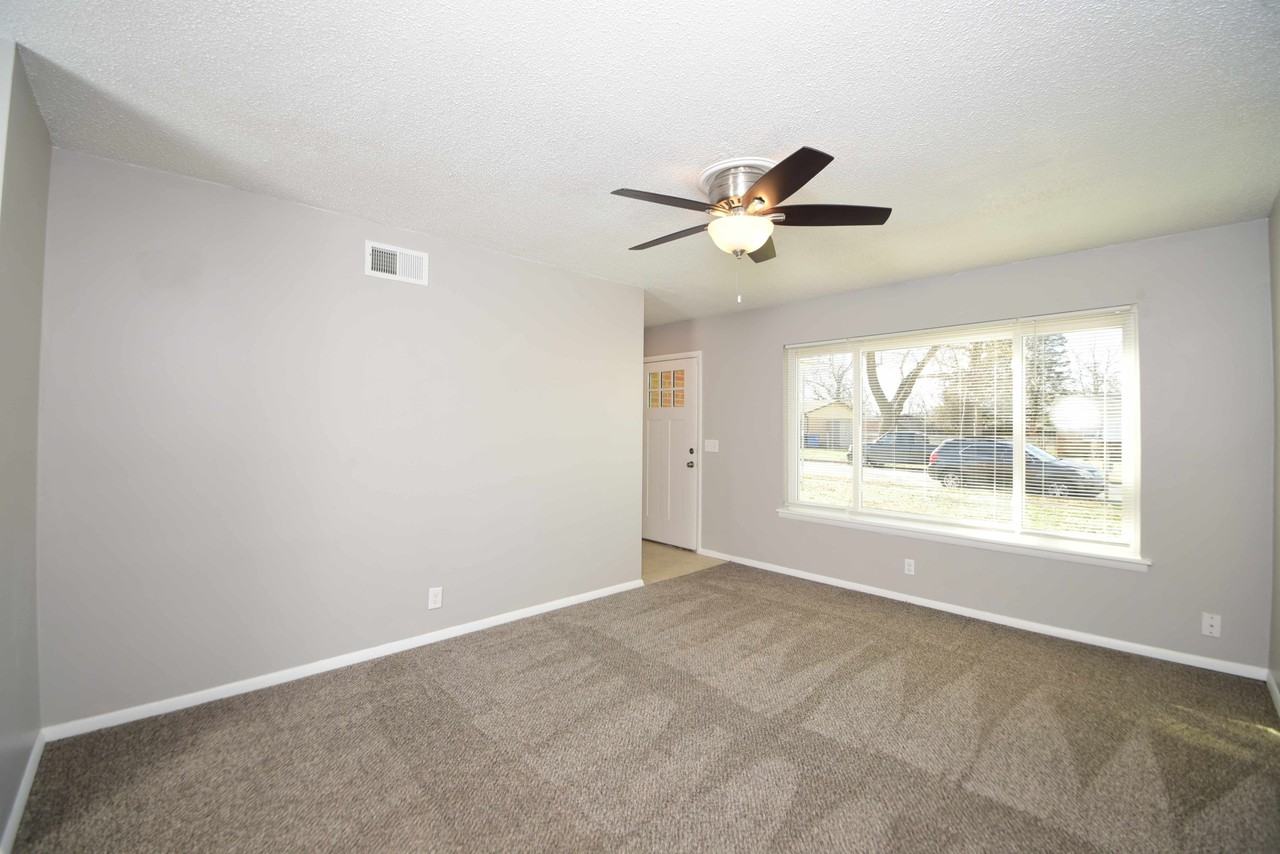 2485 S 127th East Ave #1 - Photo 5 of 23