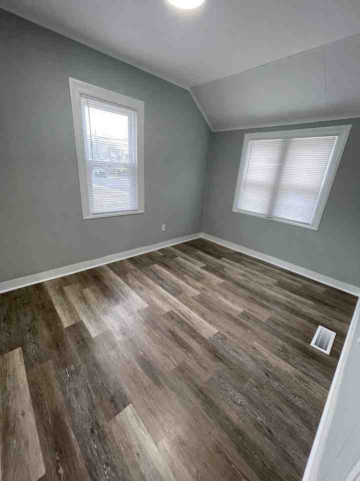 311 Marshall St #1 - Photo 3 of 9