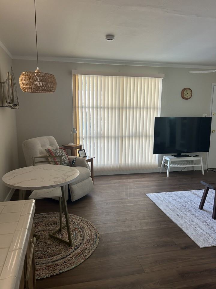 260 Santa Monica Dr #1 - Photo 5 of 7