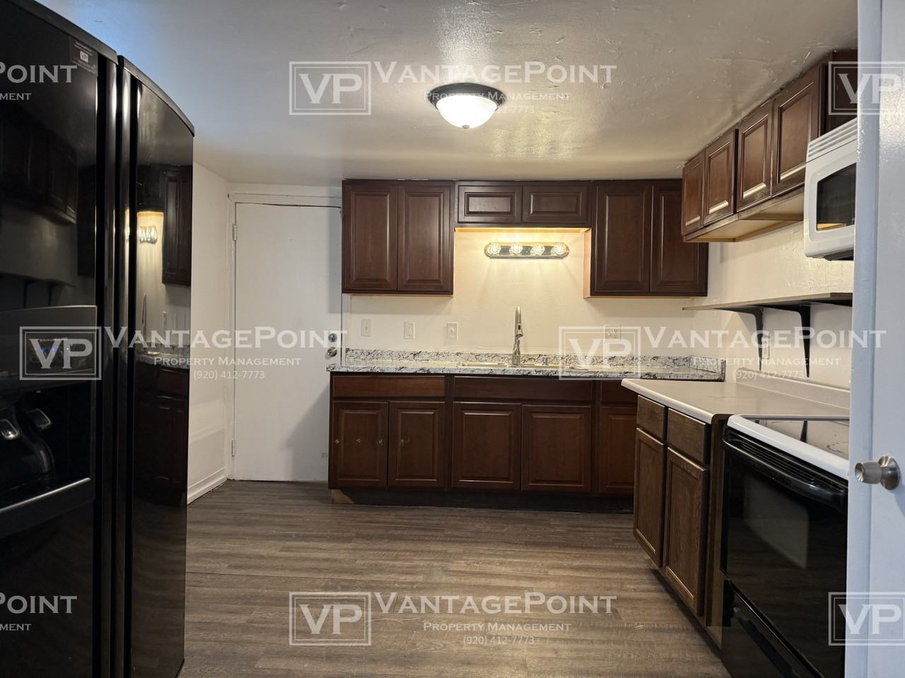 1028 Stuart St - Photo 2 of 19