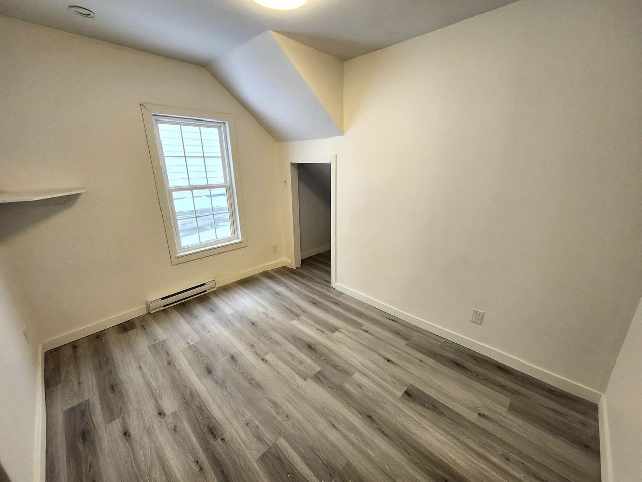 9 7-9 Courtenay Avenue - 2 #2 - Photo 5 of 7