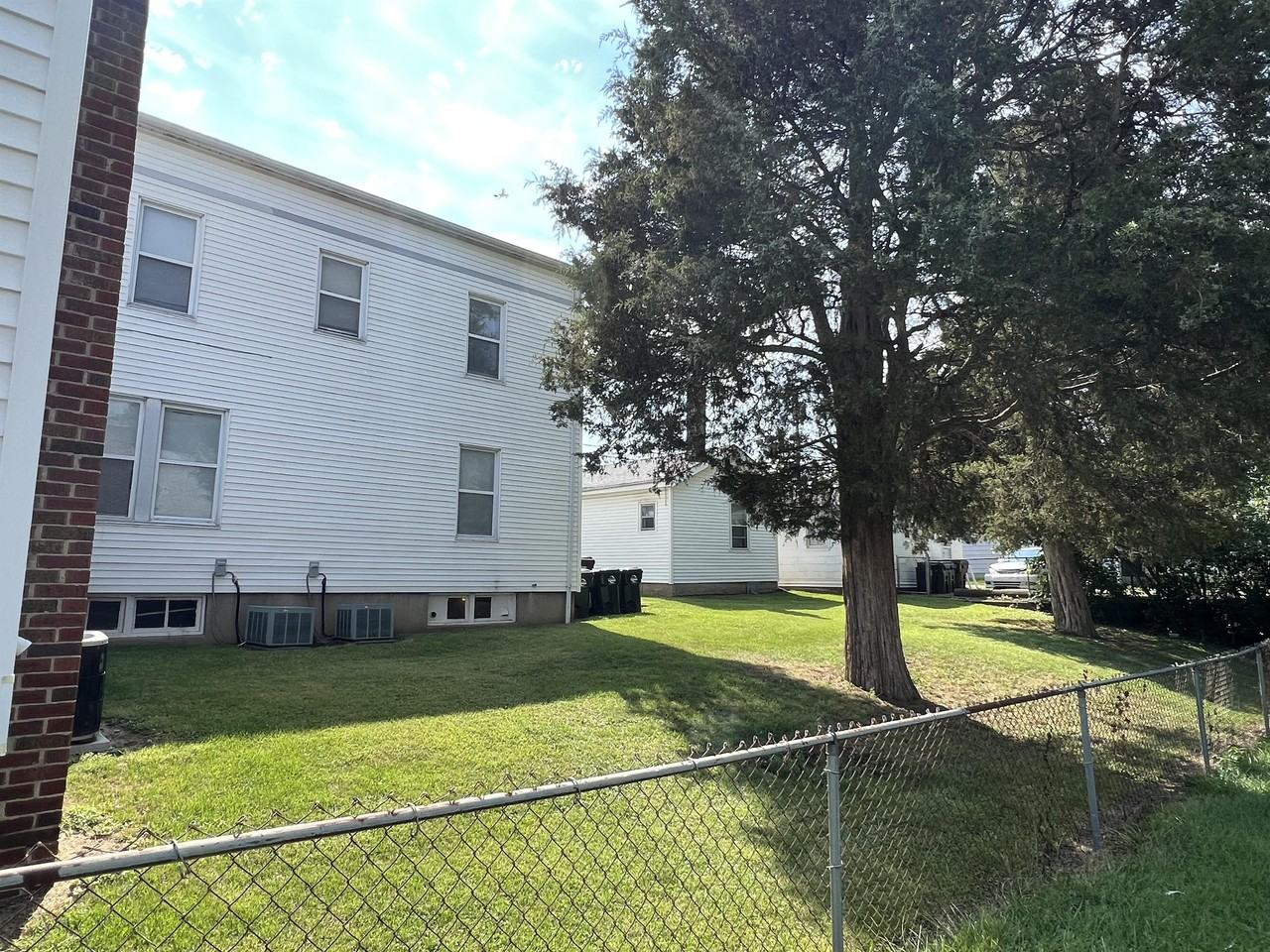 1801 Goodman Ave #1 - Photo 5 of 6