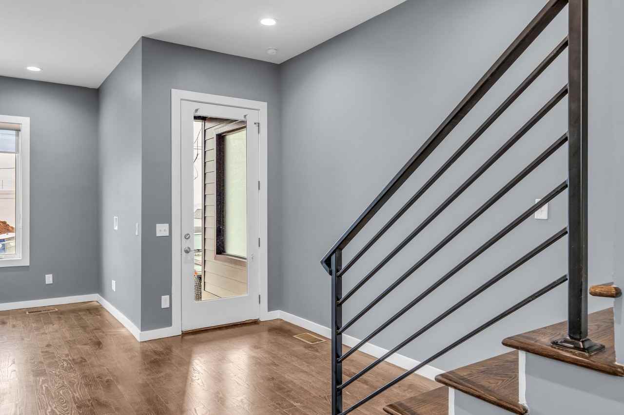 418 37th Ave N #1 - Photo 5 of 40