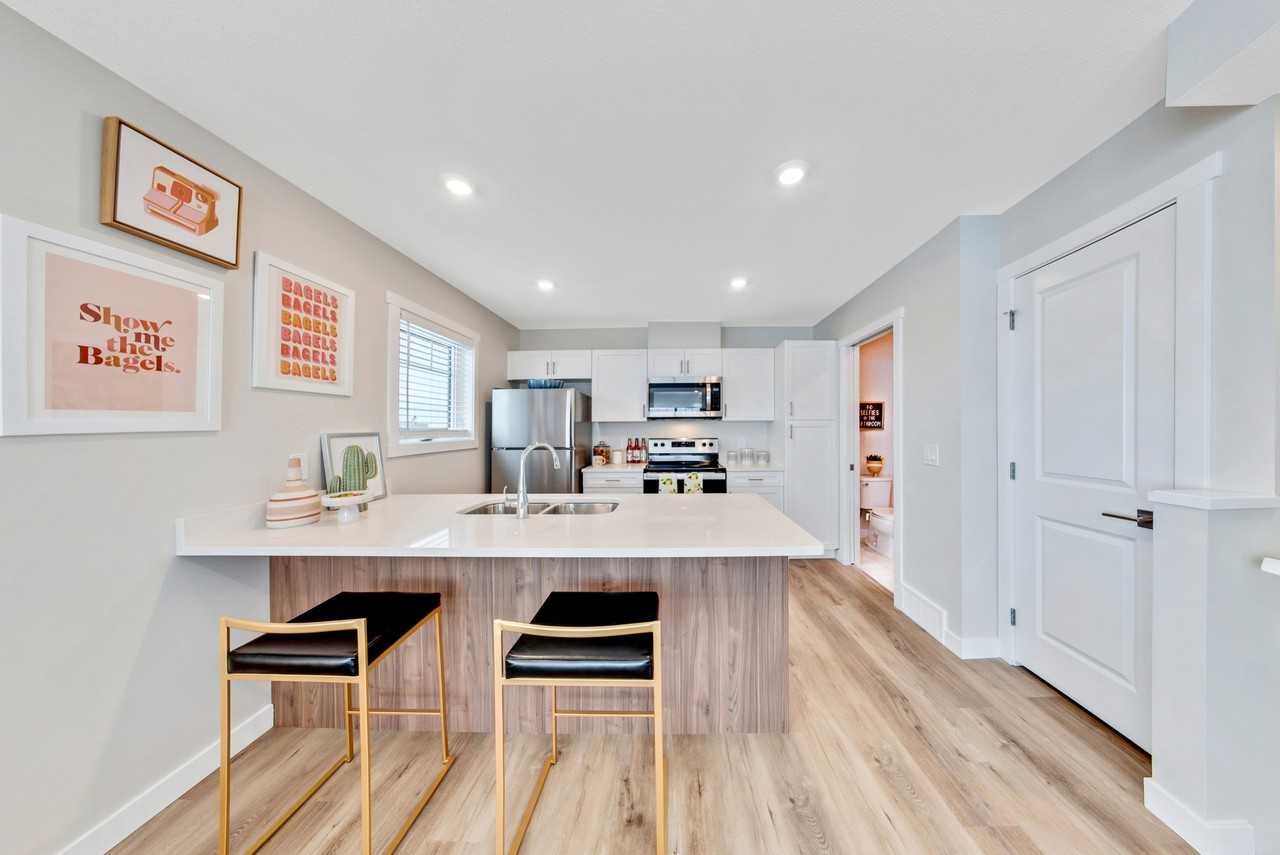 Bella Towns - Photo 5 of 50