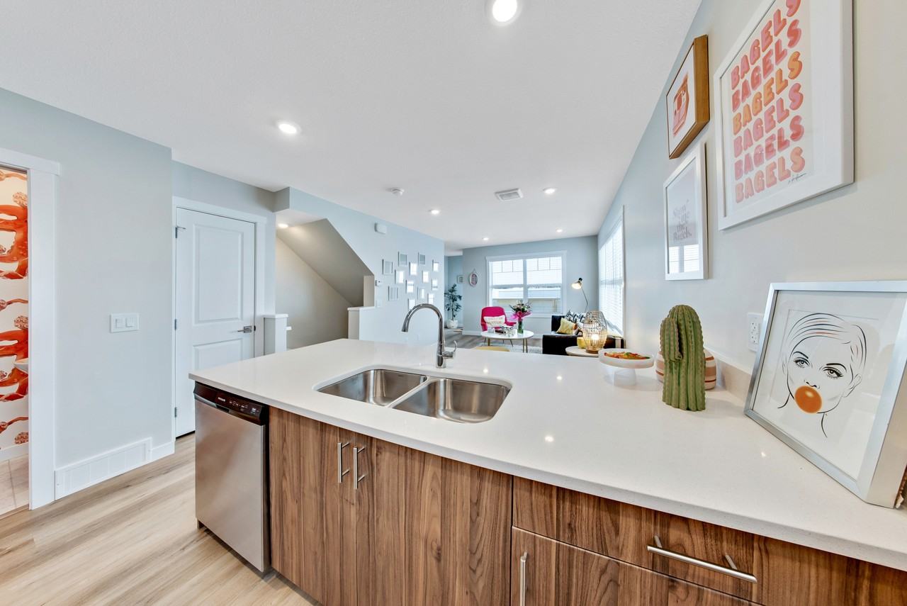 Bella Towns - Photo 7 of 50