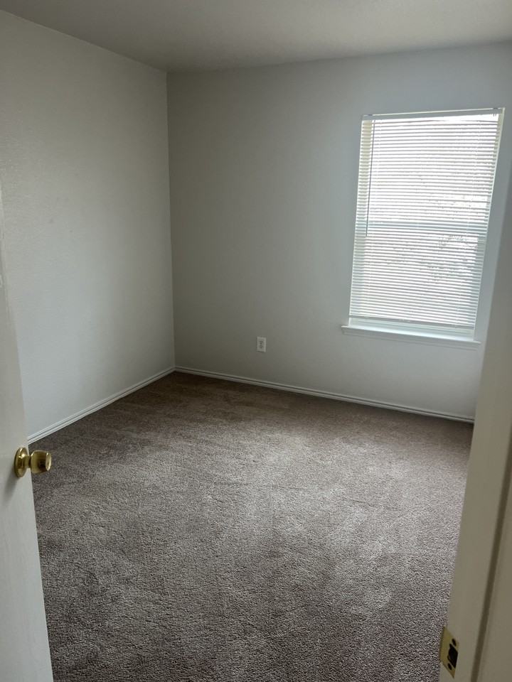 7704 Downe Dr #7704DOWNE - Photo 6 of 11