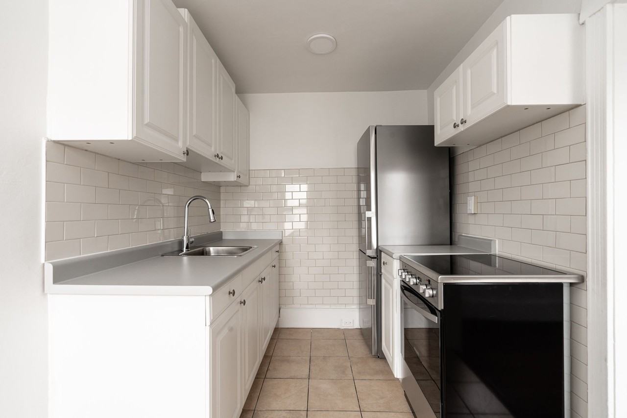 122 Dowling Avenue - Photo 4 of 11