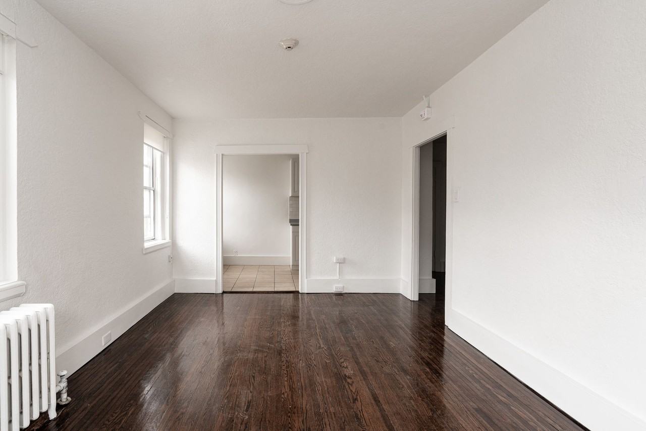 122 Dowling Avenue - Photo 5 of 11