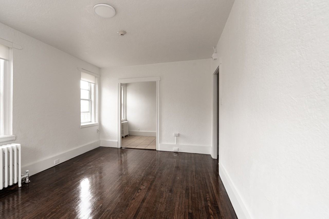 122 Dowling Avenue - Photo 7 of 11