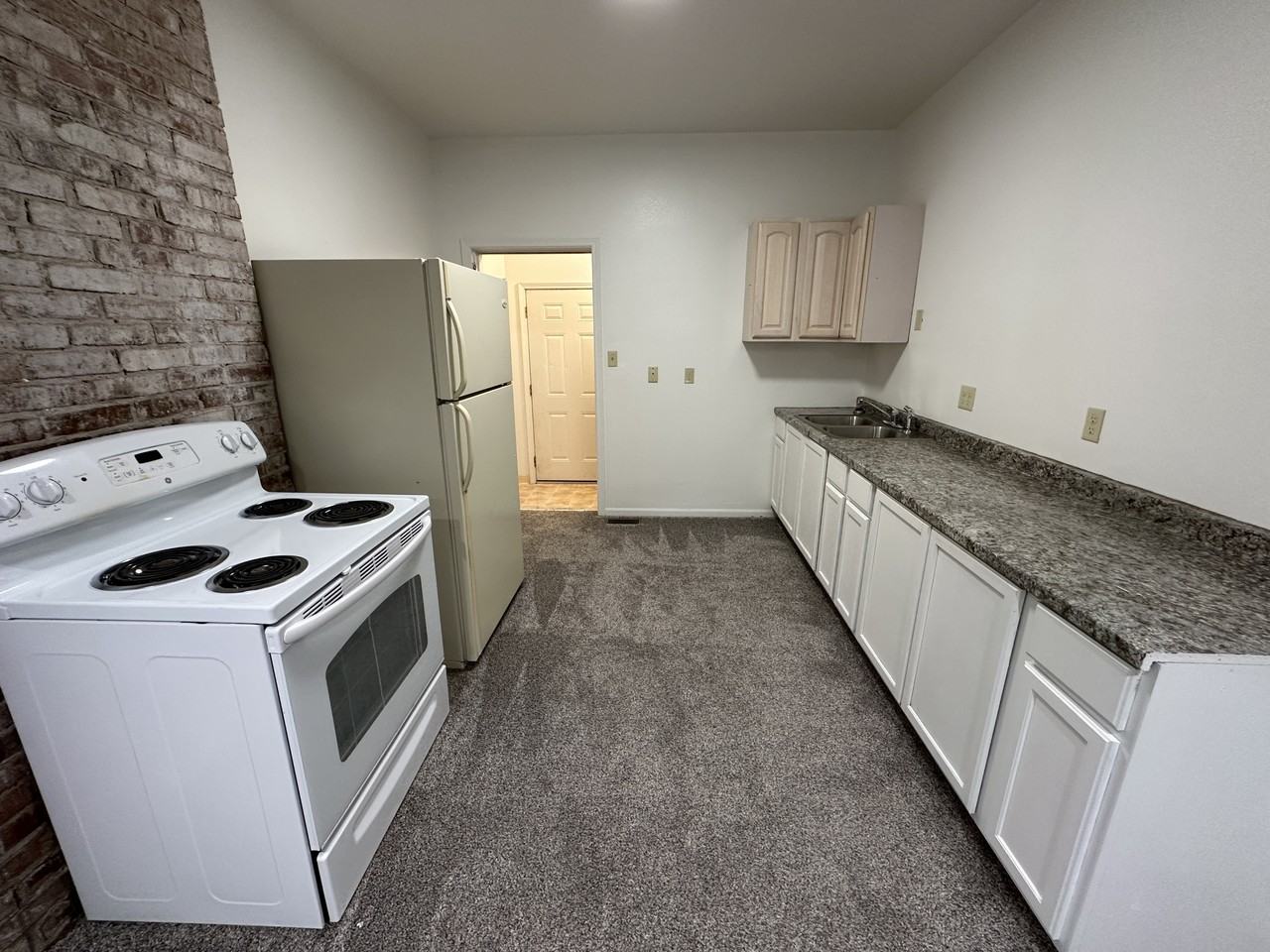 423 9th St S #423-9thSTS - Photo 3 of 14