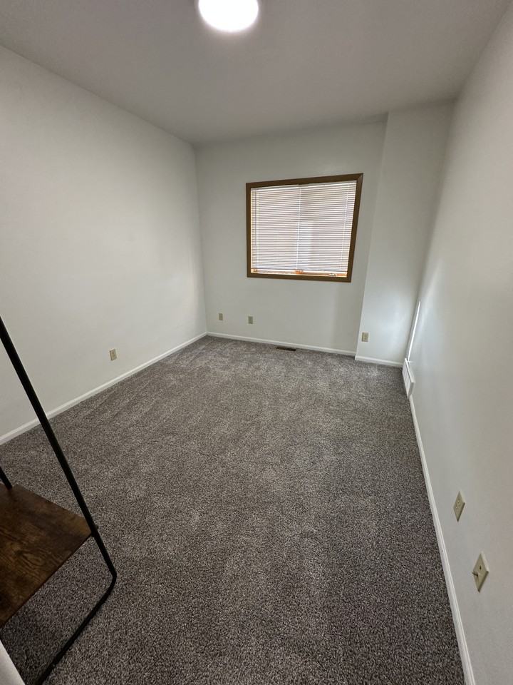 423 9th St S #423-9thSTS - Photo 6 of 14