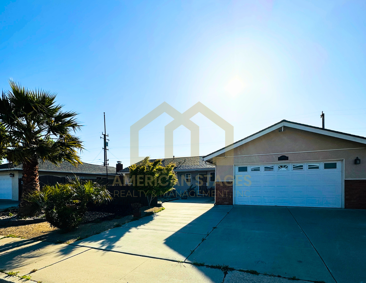 300 S 2nd St #1 - Photo 2 of 17