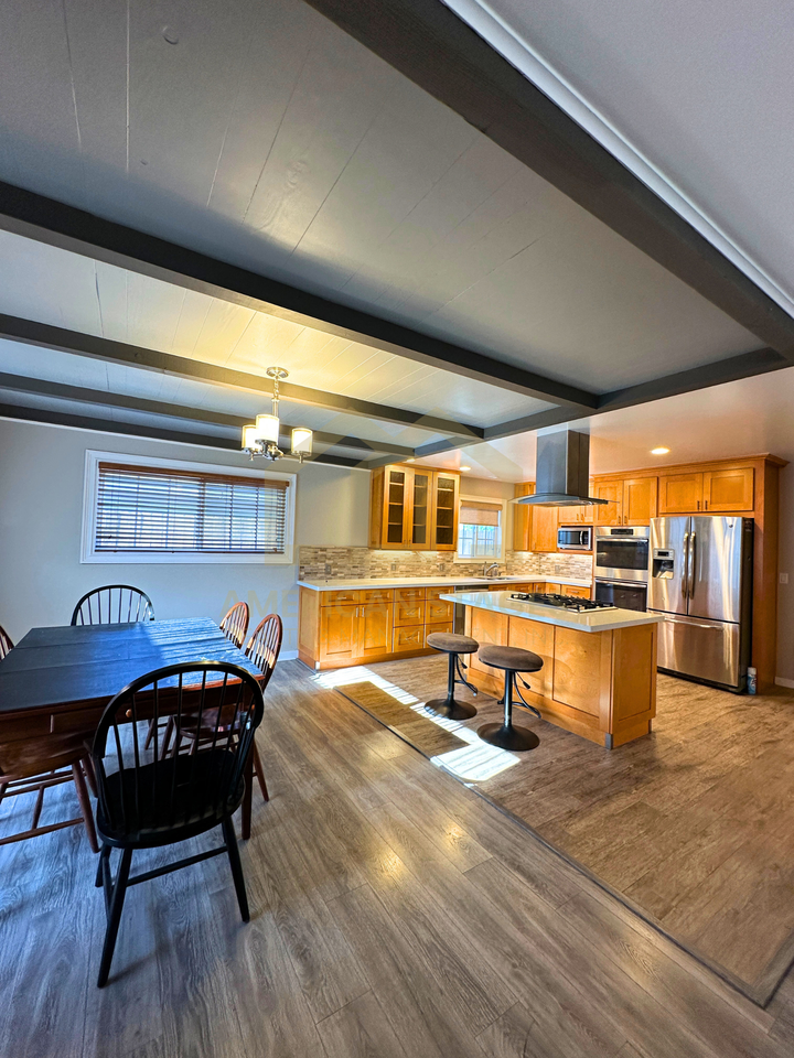 300 S 2nd St #1 - Photo 3 of 17