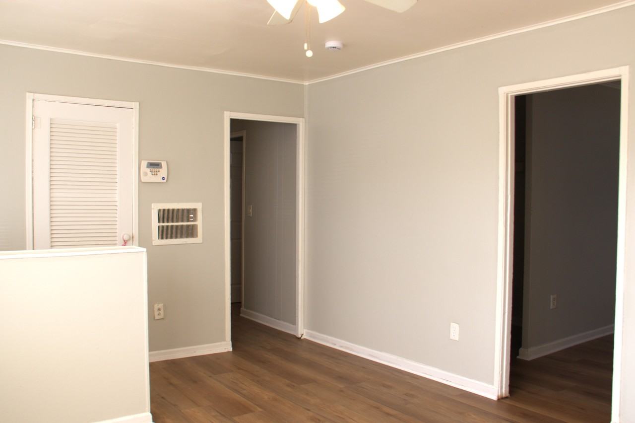 1709 Oakwood Ave Ne #1 - Photo 3 of 15