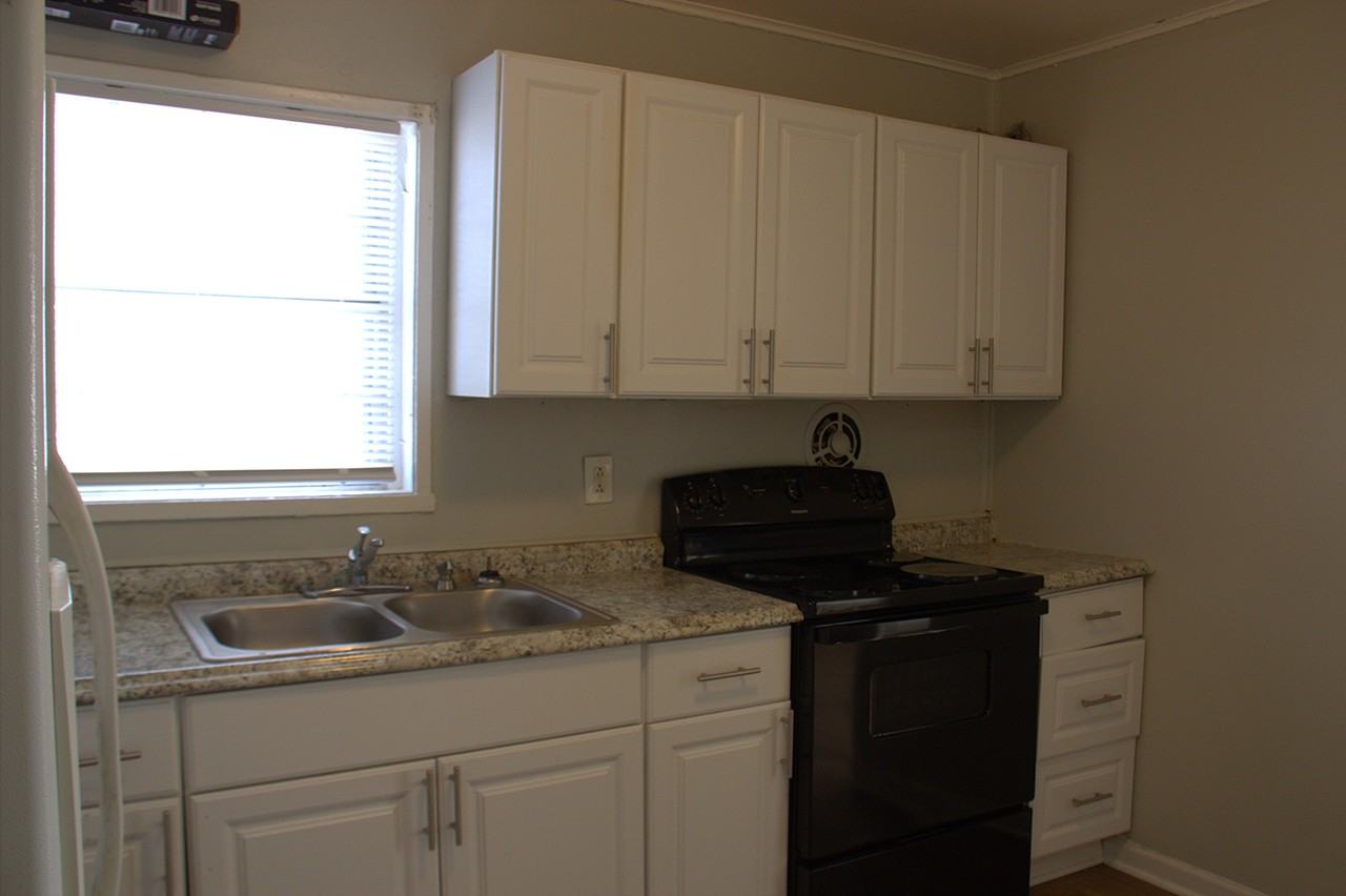 1709 Oakwood Ave Ne #1 - Photo 5 of 15