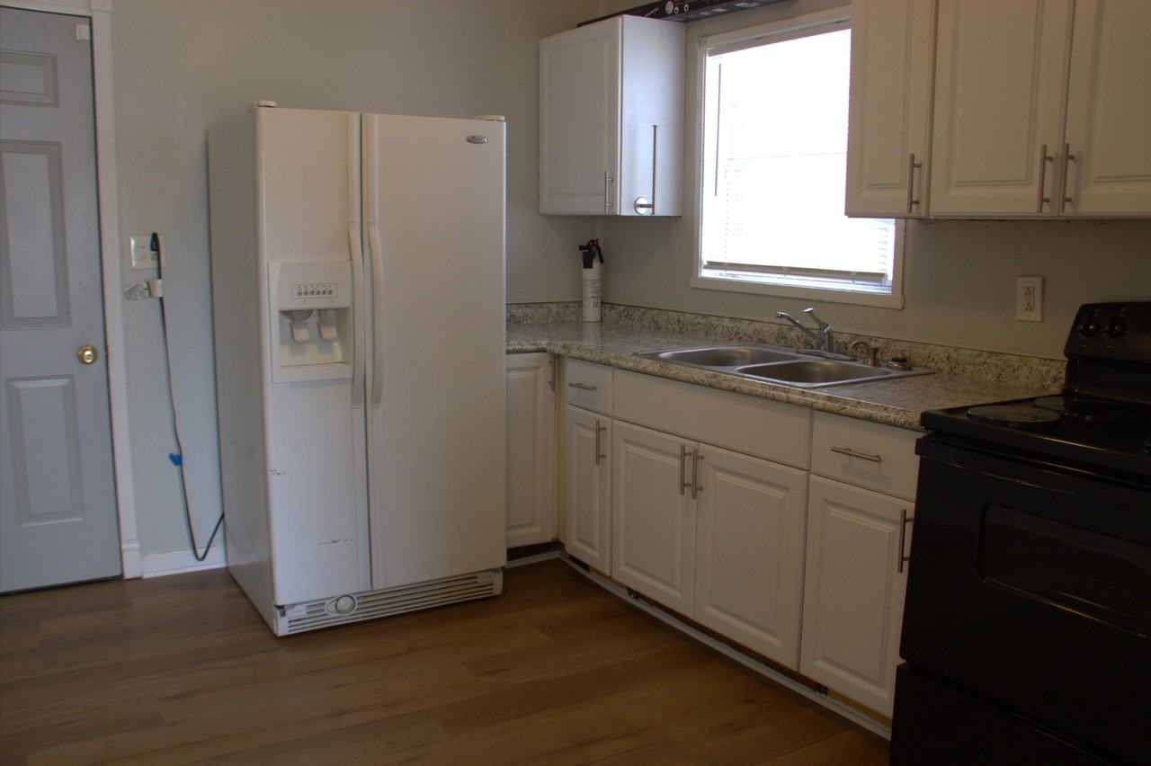 1709 Oakwood Ave Ne #1 - Photo 6 of 15