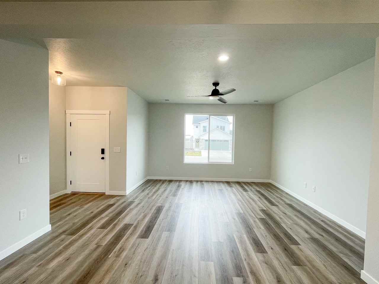 4403 N Magical Creek Ave #1 - Photo 7 of 37