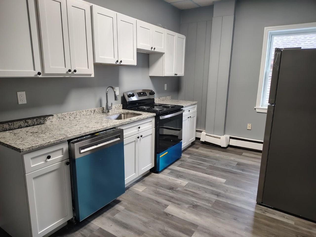 743 Park St #4E - Photo 4 of 11