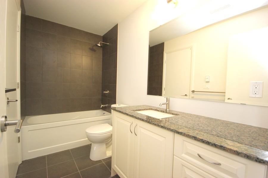 1035 Bank St - Photo 3 of 12