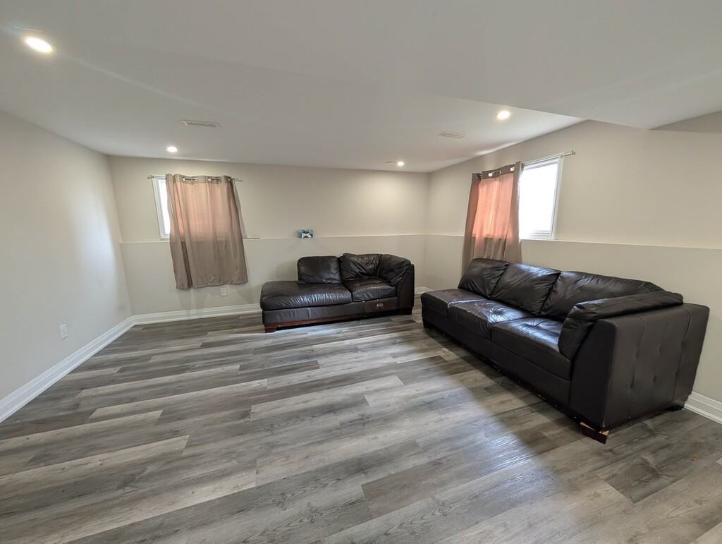 15 College Park Dr - Photo 3 of 34