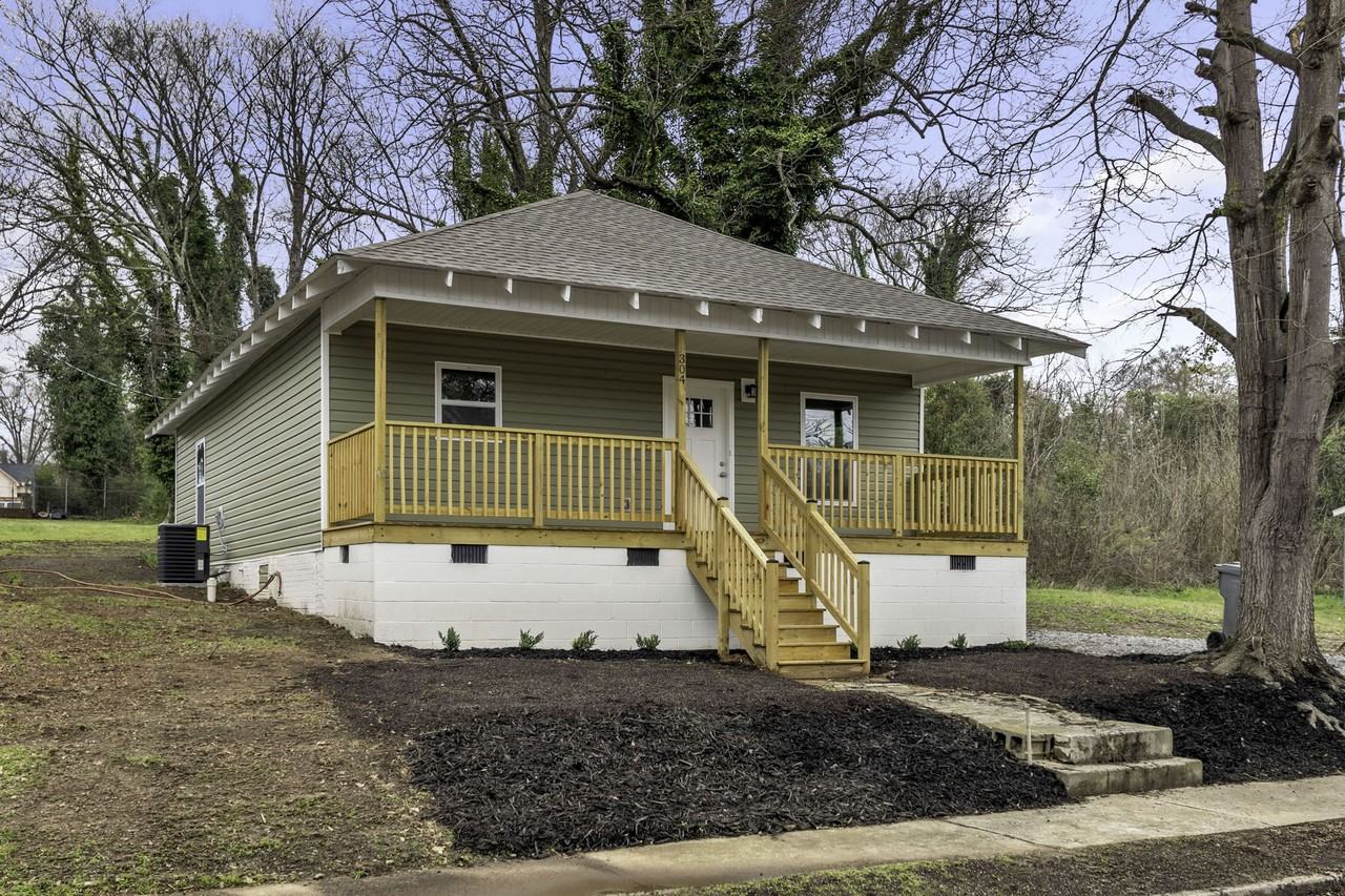 304 E Hampton Ave #1 - Photo 2 of 24