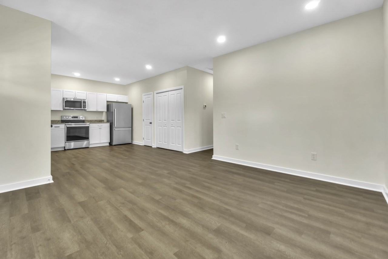 304 E Hampton Ave #1 - Photo 5 of 24