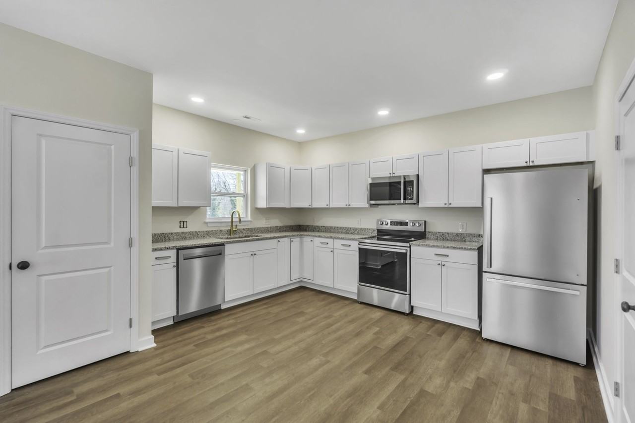 304 E Hampton Ave #1 - Photo 7 of 24