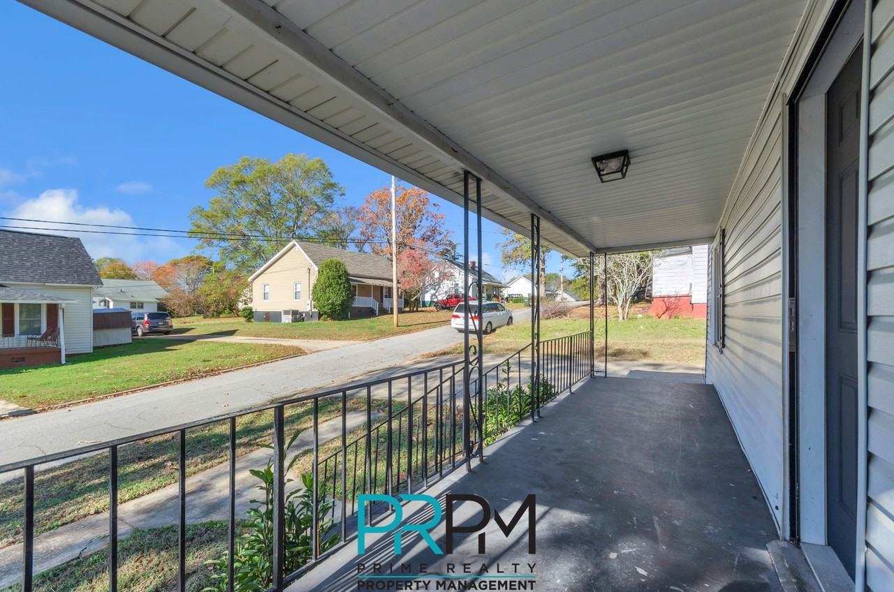 109 S 7th St #1 - Photo 2 of 25