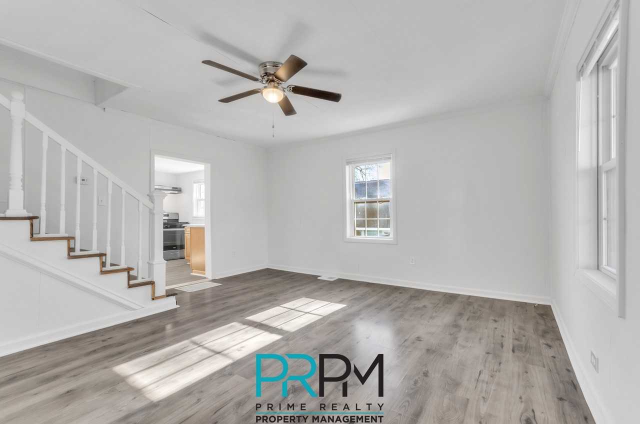 109 S 7th St #1 - Photo 3 of 25