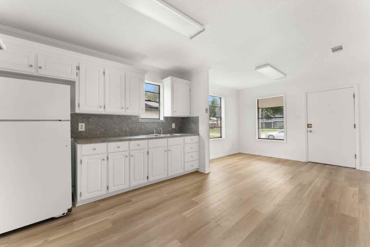 610 Mcnabb St #1 - Photo 6 of 16