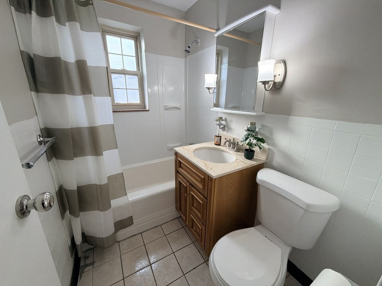 6015 6015 FIFTH AVENUEAPT C-14 #C14 - Photo 4 of 10