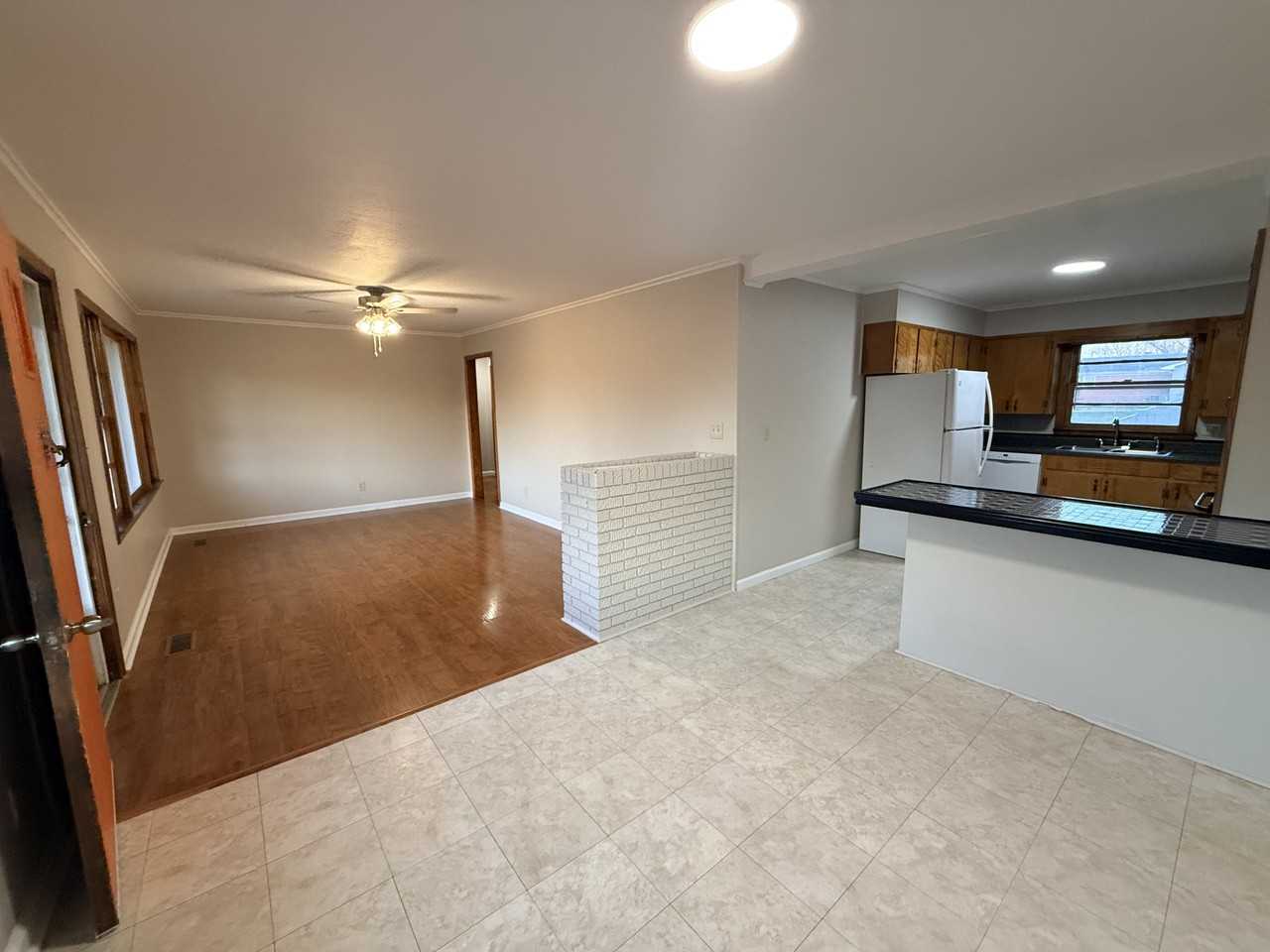 426 Evergreen St #1 - Photo 3 of 26