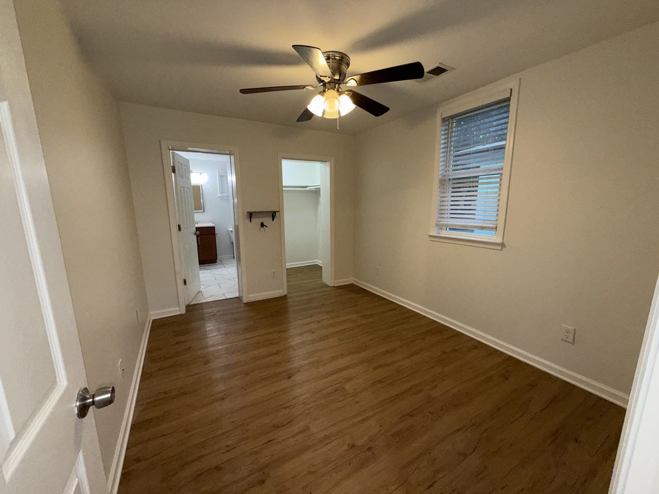 212 Romney St #1 - Photo 7 of 24