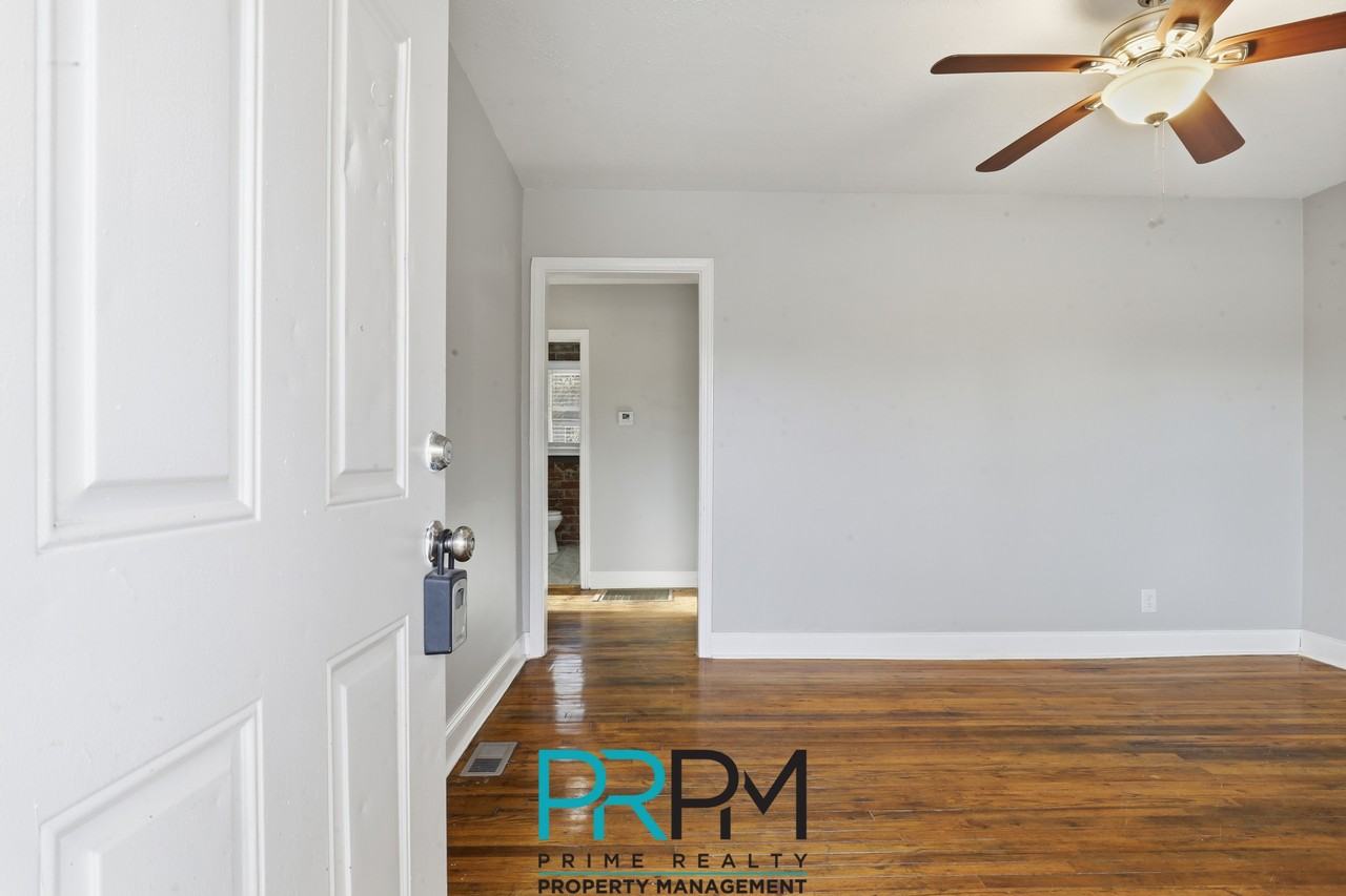 34 Bagwell CircleApartment B #B - Photo 2 of 19