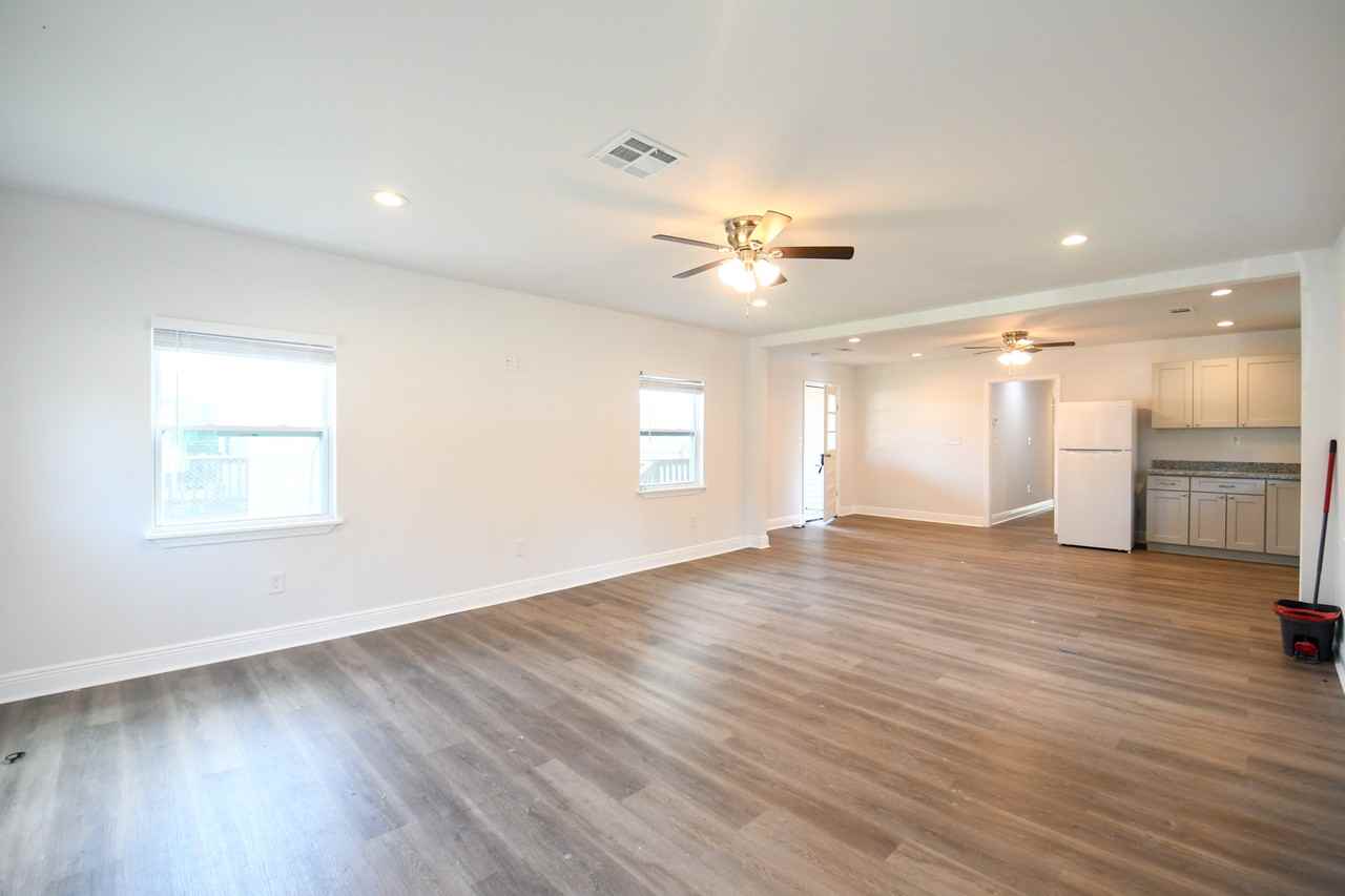 415 W 29th Ave #1 - Photo 4 of 10