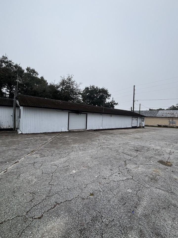 323 N Delaware Ave #10 - Photo 2 of 5