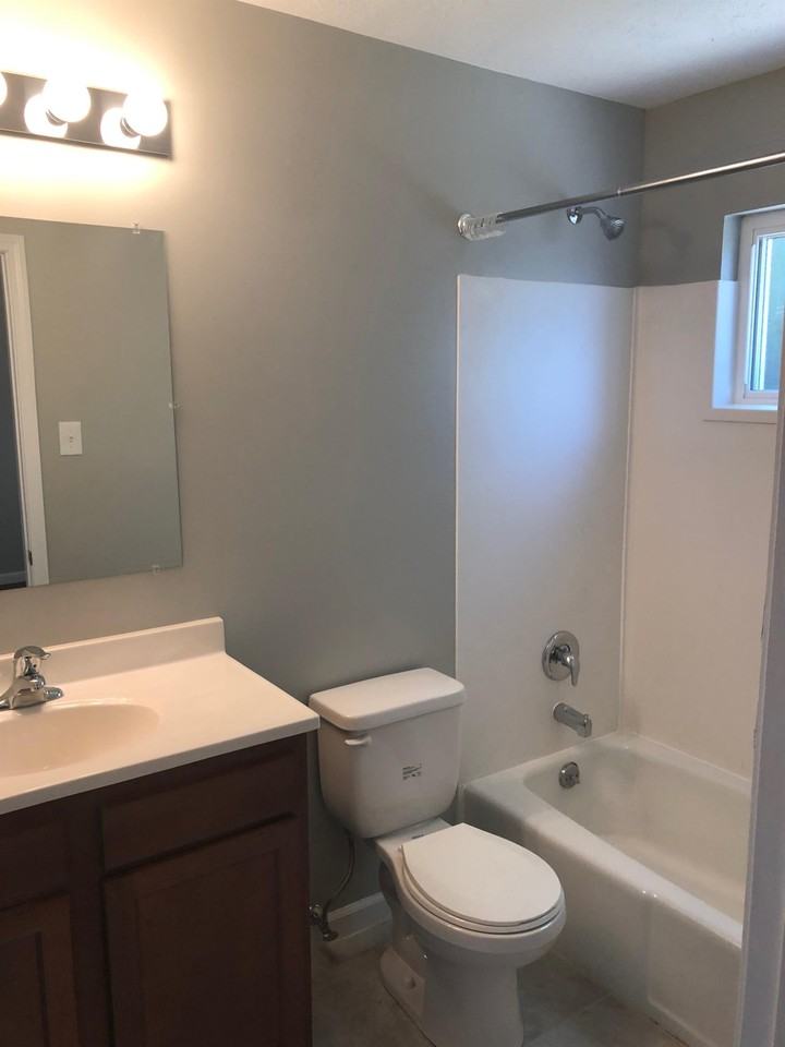 4800 Saddlebrook LaneApt 5 #5 - Photo 6 of 13