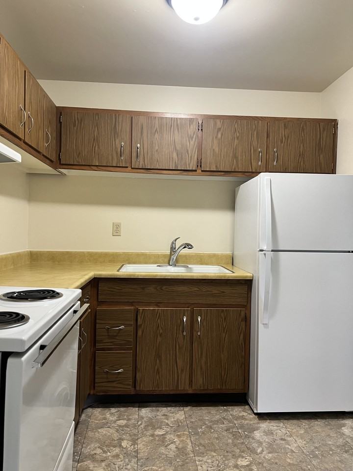 220 E Hillcrest Dr #8221 - Photo 4 of 12