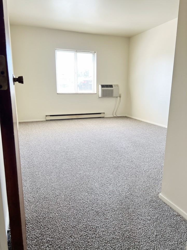 220 E Hillcrest Dr #8221 - Photo 6 of 12