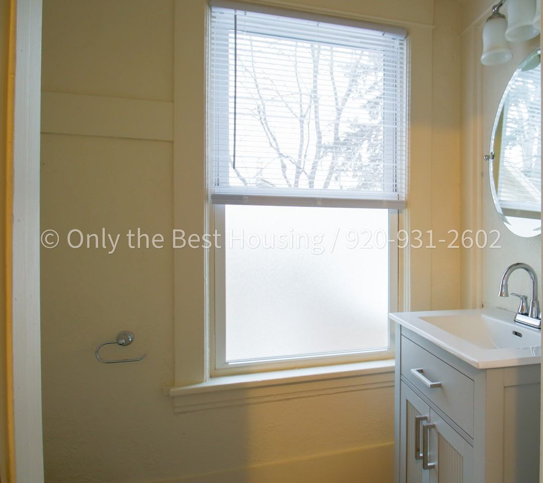 846 Franklin St #1 - Photo 5 of 24