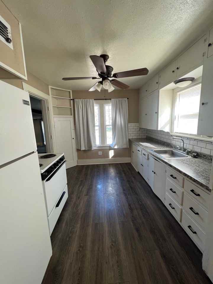 2118 24th St #1 - Photo 2 of 8