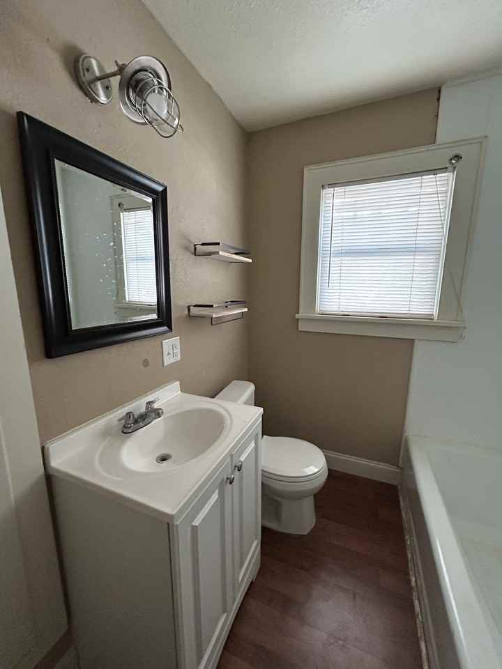 2118 24th St #1 - Photo 4 of 8