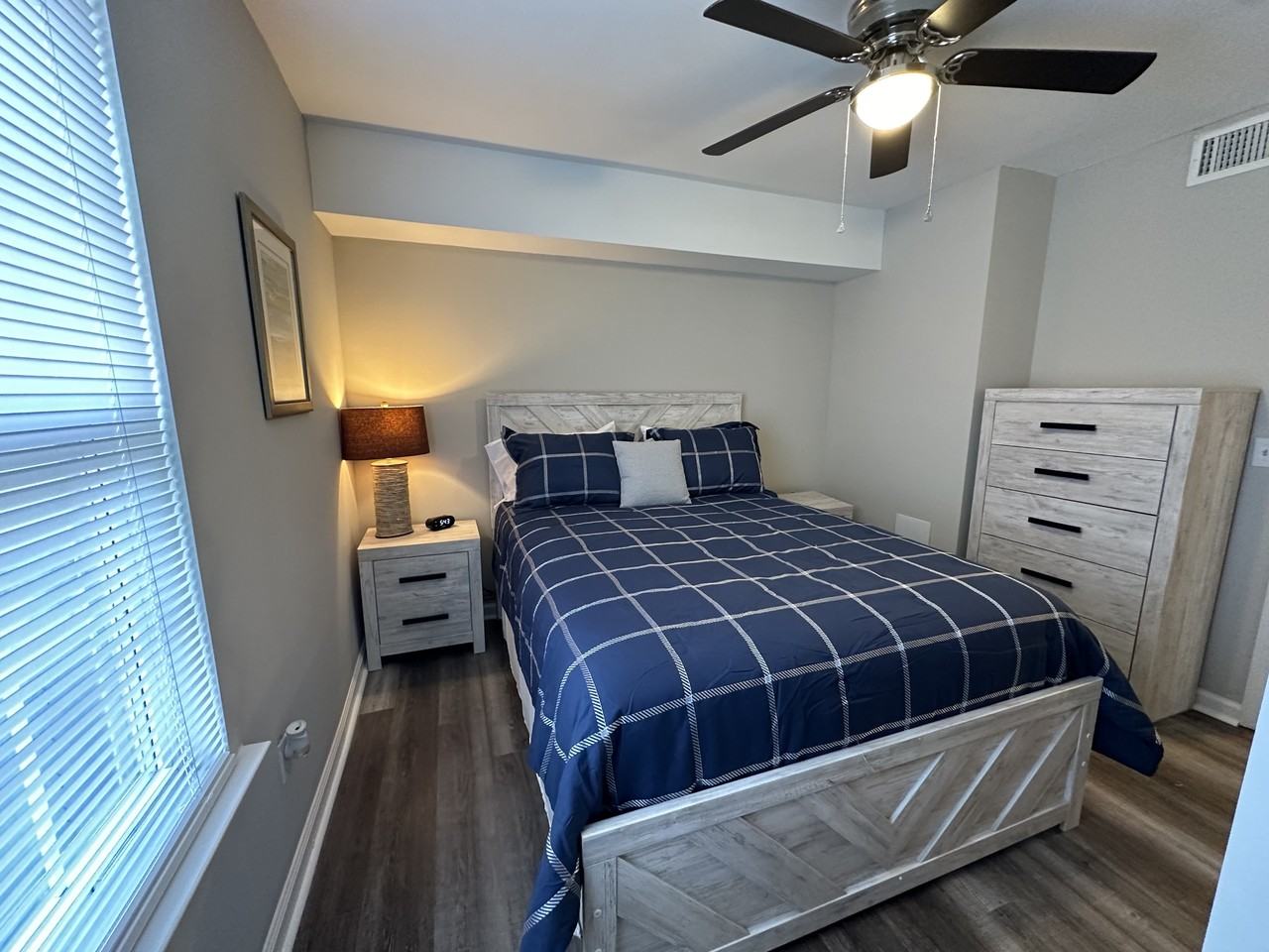 403 S Thomas Rd #D - Photo 6 of 11