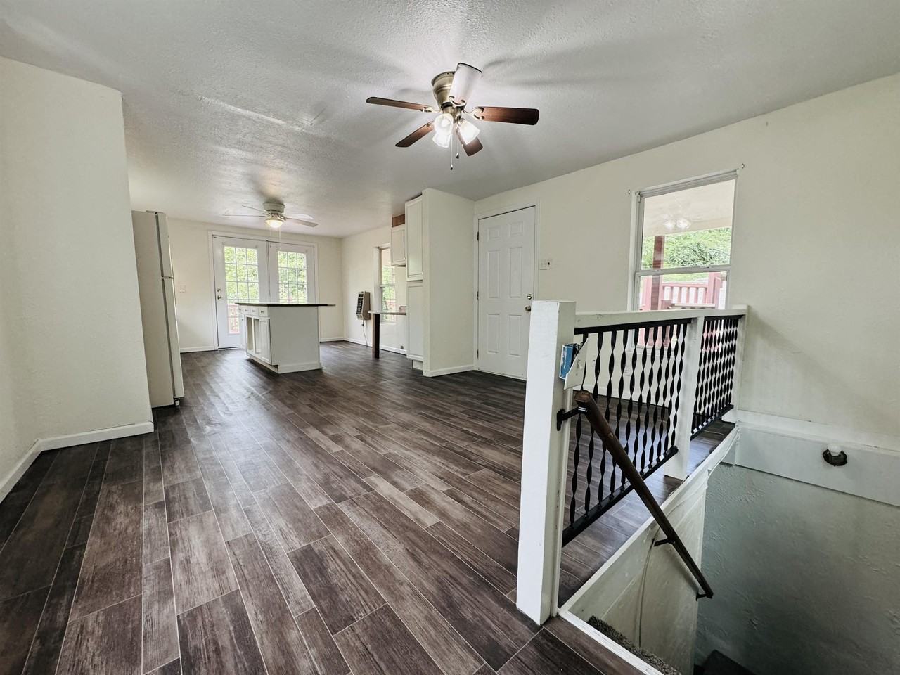 203 Esther St #1 - Photo 7 of 10