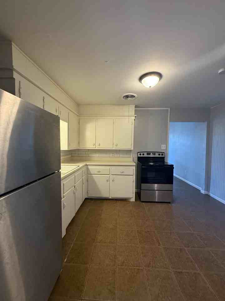 1711 66th St #A - Photo 5 of 11