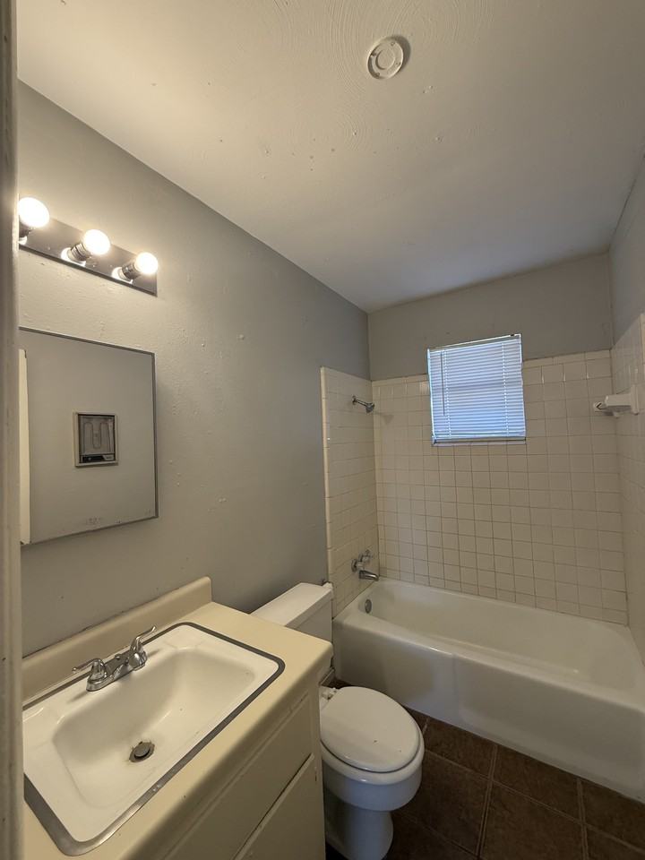 1711 66th St #A - Photo 7 of 11