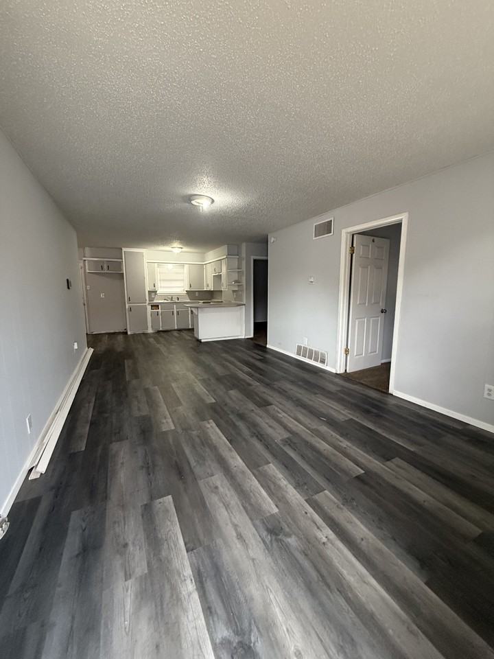 6504 6504 Avenue Q - B #B - Photo 2 of 10